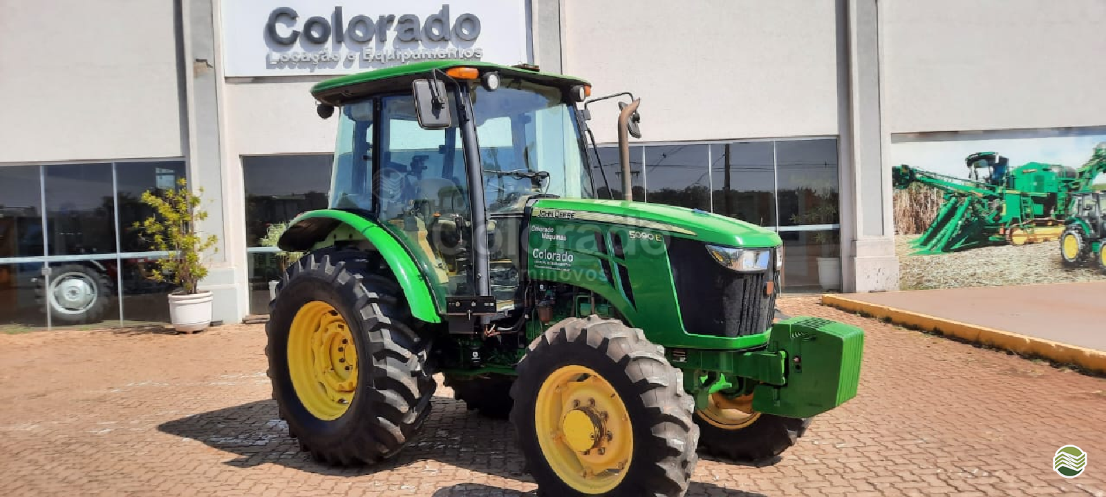 TRATOR JOHN DEERE JOHN DEERE 5090E Tração 4x4 Colorado Seminovos RIBEIRAO PRETO SÃO PAULO SP